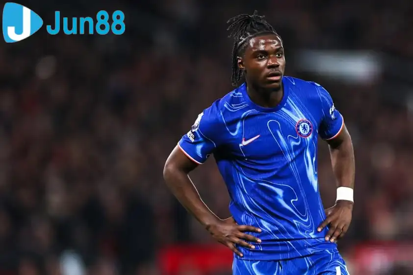 Man Utd coi Romeo Lavia là một trong bốn mục tiêu chính ở hàng tiền vệ Man Utd coi Romeo Lavia là một trong bốn mục tiêu chính ở hàng tiền vệ
