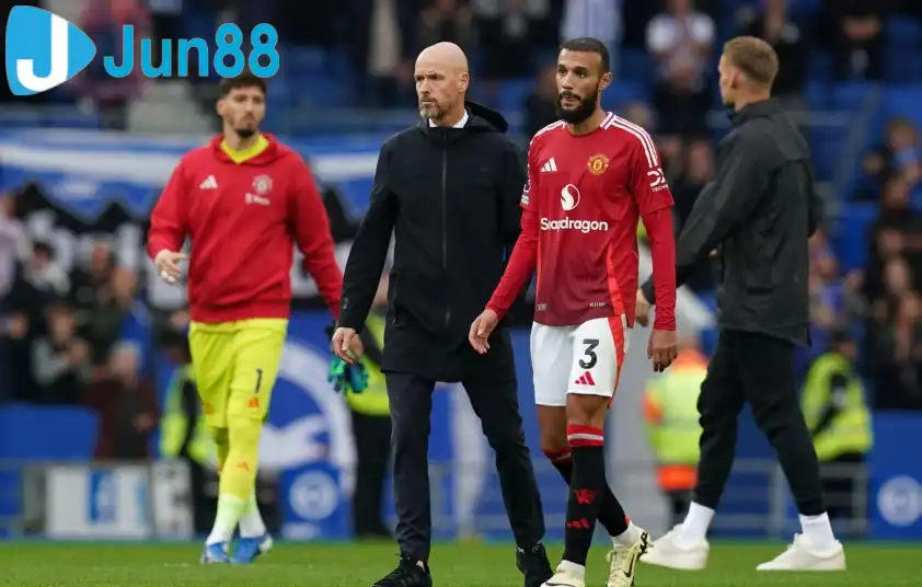 Mazraoui được đánh giá là bản hợp đồng tốt nhất mà Erik ten Hag từng đem tới cho Man Utd Mazraoui được đánh giá là bản hợp đồng tốt nhất mà Erik ten Hag từng đem tới cho Man Utd